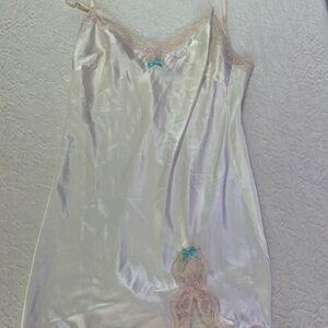 Vintage 2000s Victoria's Secret Cream and Pink Chemise with Blue Bows